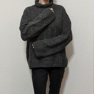 H&M Gray Oversized Wool Blend Turtleneck Ribbed Fall Sweater Size small